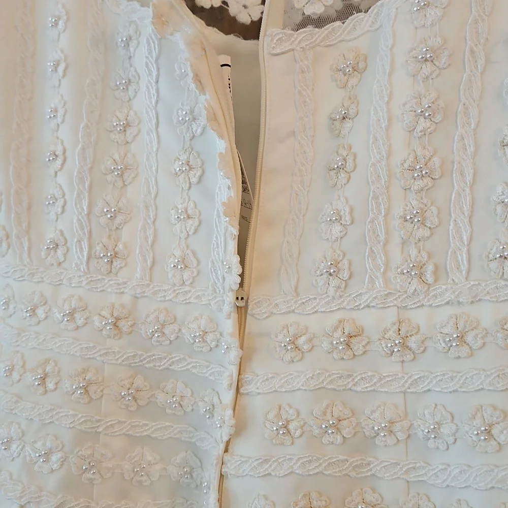 Vintage Sweetheart Gowns Daisy Chain A-Line Wedding Dress - Picture 6 of 8